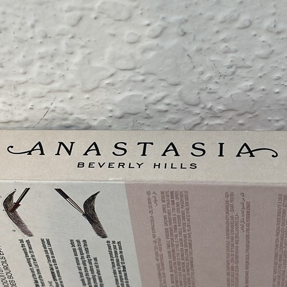 Anastasia Beverly Hills Full & Feathered Brow Kit COLOR TAUPE NEW - Picture 8 of 13